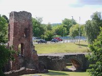 Old Exe bridge and gate house 1200995.JPG Old Exe bridge and gate house 1200995.JPG