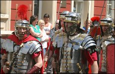 Roman soldiers Old Town Swindon 10D_6205.JPG