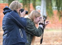 Girls photographing P1011478.JPG Girls photographing P1011478.JPG