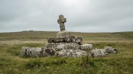 025 Childe's Tomb 04-8117 PS Adj.JPG