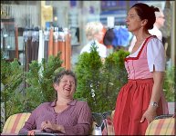 Customer and cafe manageress Seefeld D5100 B0037.jpg