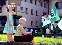 Watching the band in Mayrhofen main street R1_00825.jpg