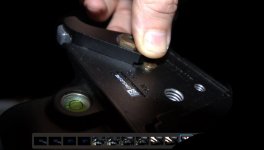 Manfroto tripod plate pin to push down.jpg Manfroto tripod plate pin to push down.jpg