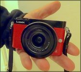 Red Panasonic GM5 in hand HX90 DSC00500.jpg Red Panasonic GM5 in hand HX90 DSC00500.jpg