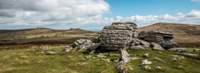 026 Rippon Tor, Saddle Tor & Haytor Rocks (PANO) from Top Tor 01-0847 PS Adj.JPG 026 Rippon Tor, Saddle Tor & Haytor Rocks (PANO) from Top Tor 01-0847 PS Adj.JPG