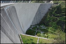 Dry side of the Zillergrund Dam R1_01866.JPG