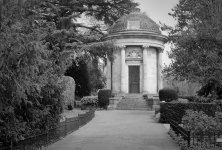 2$04CPMXBW27 Jephson memorial.jpg