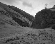 2405FPMXBW19 Cave Dale UN54.jpg