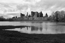 2501CPMXBW36 Castle flood.jpg