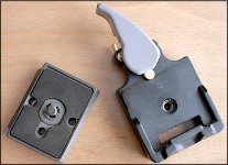 Manfrotto RC2 quick release plate and lock GX7 P1140463.JPG