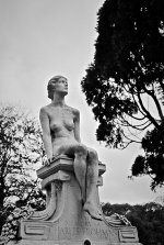 CB67E21_Adj Frohmann memorial.jpg