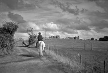 2209FPMXBW15 Castle riding.jpg
