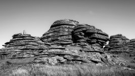 012a Greta Links Tor BW 04-1000536 PS Adj Upload.jpg 012a Greta Links Tor BW 04-1000536 PS Adj Upload.jpg