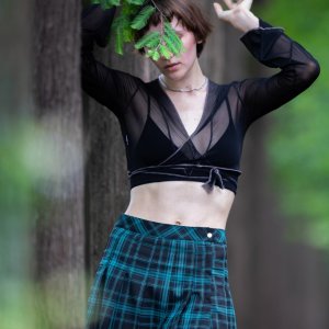 girl in botanic garden, shanghai