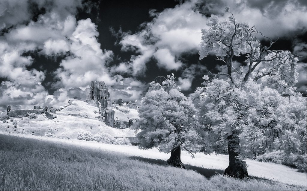 Corfe castle 680nm infrared.jpg