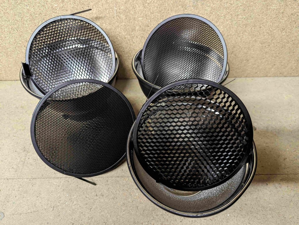 Lencarta reflectors and diffusers