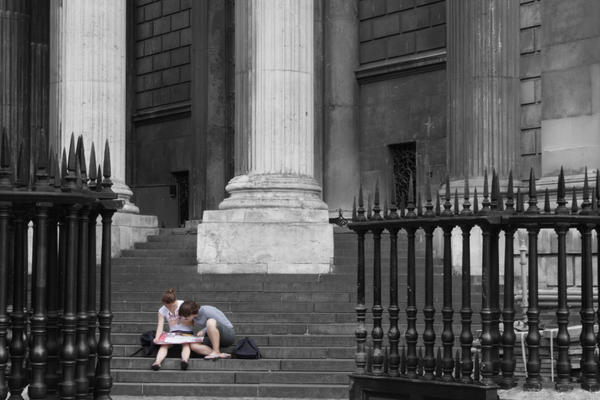 St_Pauls_Cathedral_Couple_by_Littlemadam.jpg